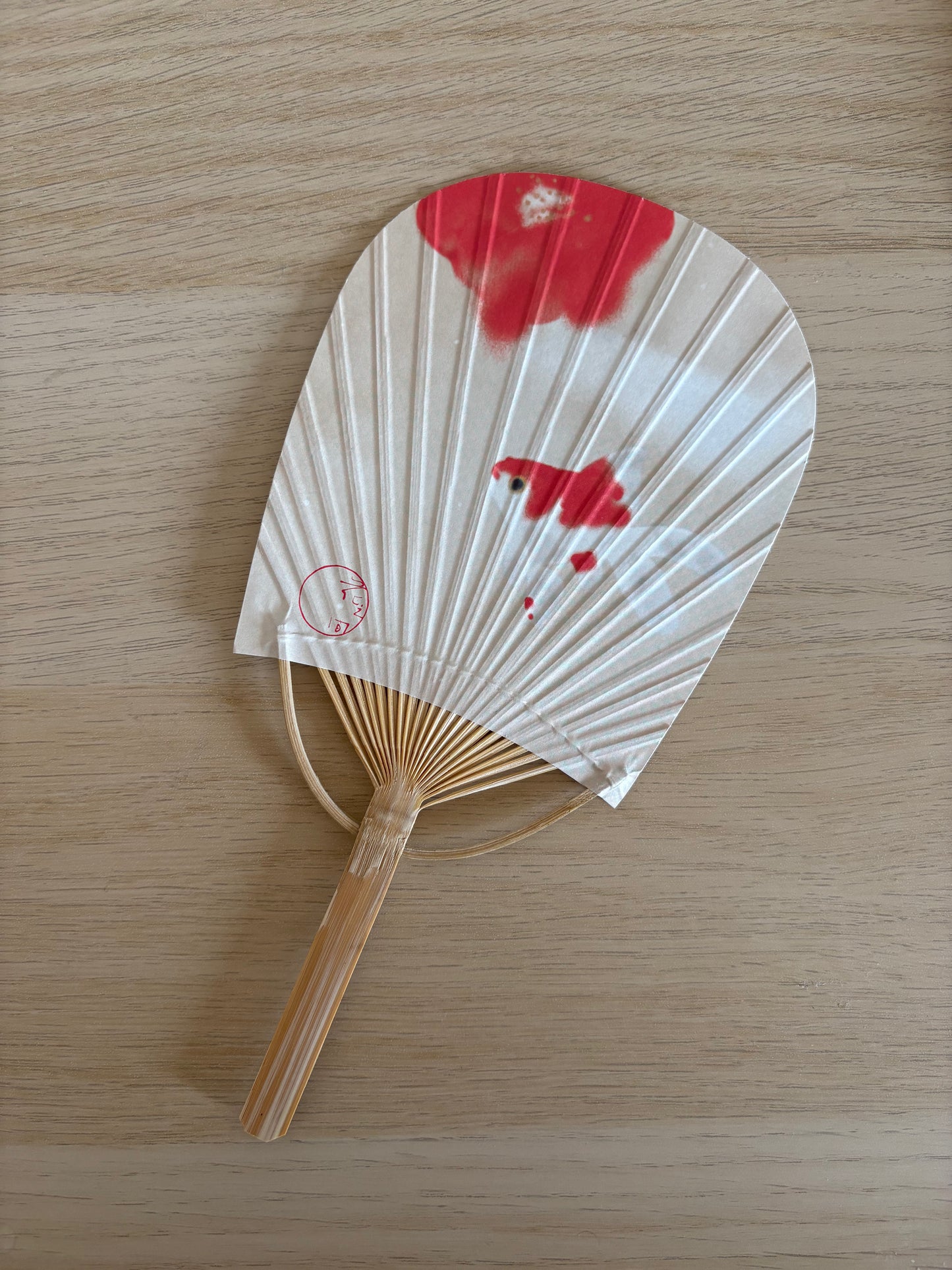 Mini-uchiwa japonais avec enveloppe – Poisson rouge
