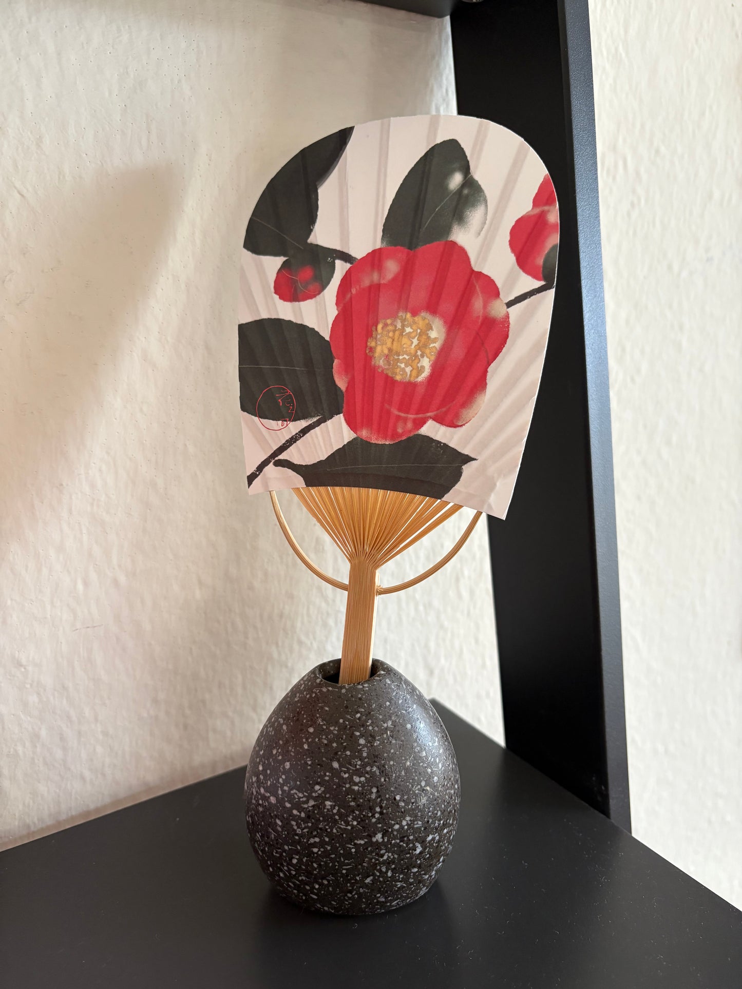 Japanse mini-uchiwa met envelop – Rode camelia
